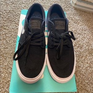 Nike SB  Zoom Janoski Canvas
